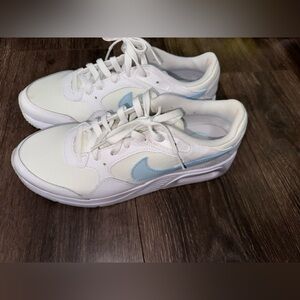 Nike AirMax size 10-Preloved